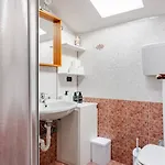 דירה 10 Min From Arena And Free Parking *