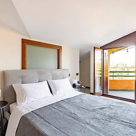 10 Min From Arena And Free Parking
