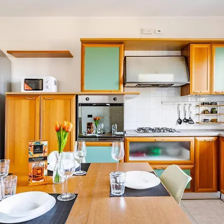 דירה 10 Min From Arena And Free Parking *