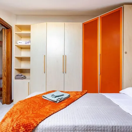 10 Min From Arena And Free Parking *